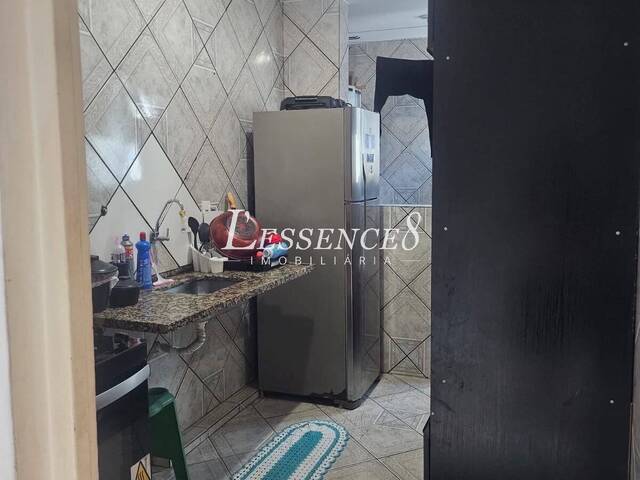 Apartamento para Venda em Aparecida de Goiânia - 3