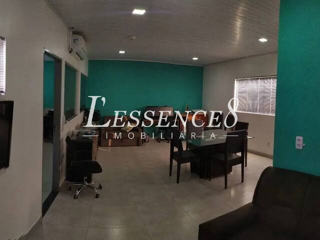 Sobrado para Venda em Goiânia - 4